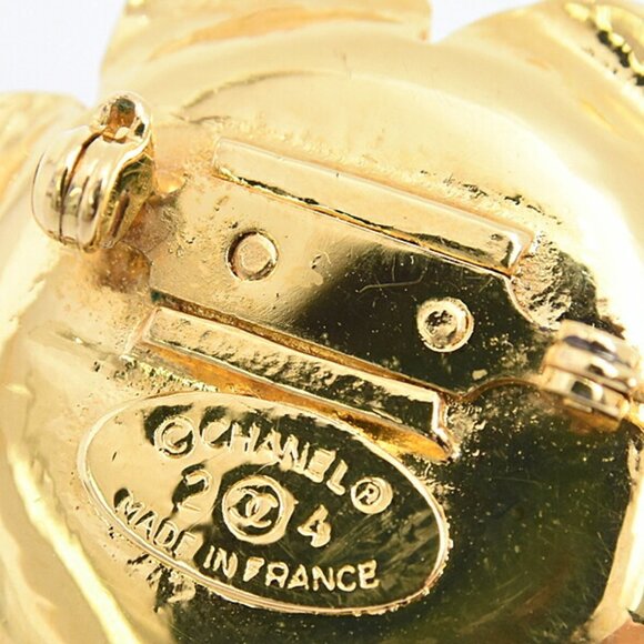 CHANEL Gold Pearl Logo Brooch - Picture 5 of 10